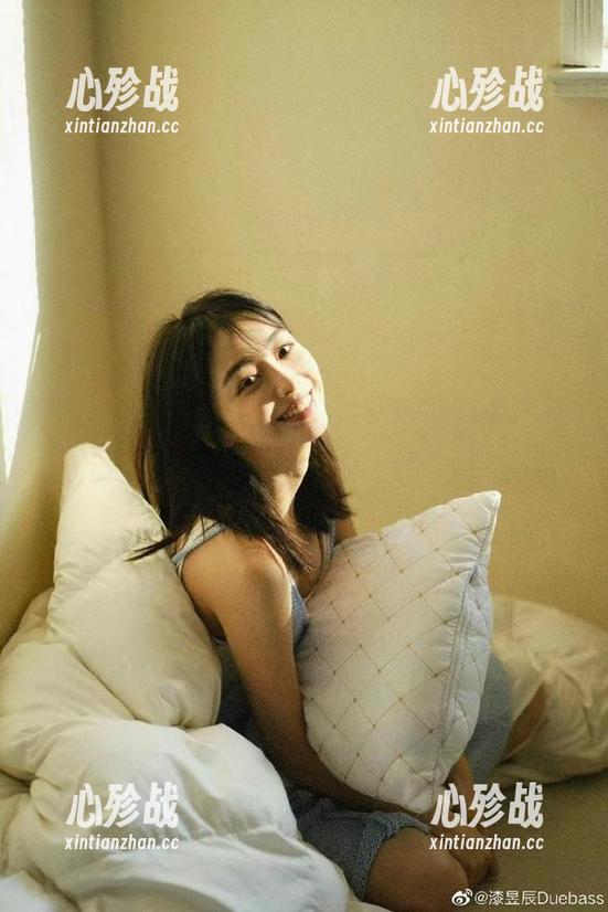 17吃瓜网苹果版，给你吃瓜的同时还能涨姿势，真是个会玩的App！