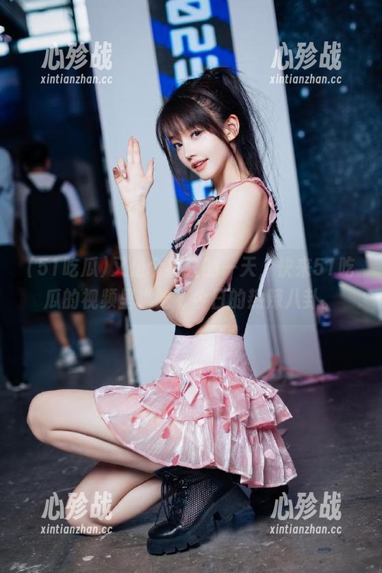 又是个疯狂的一天，快来51吃瓜的视频里“吃”今日的热辣八卦。