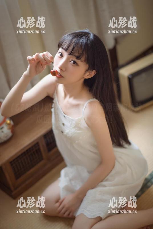 别眨眼！52吃瓜官网带你体验瓜田里的奇趣破案大会！