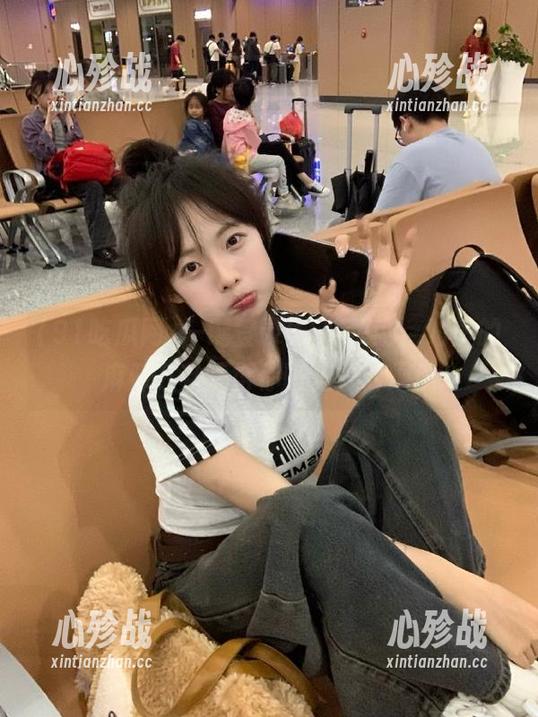 一键登录91吃瓜网，站里的麻辣八卦烫得你嘴里冒青烟！