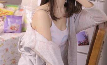 呜呜呜，我下载“www.吃瓜”后再也无法专心工作，八卦瓜子塞满了我的脑袋！