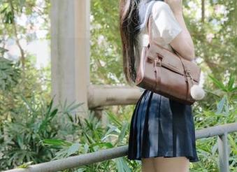 小心！在“www.吃瓜”网址上吃瓜可能会有意外的收获，或者失掉兴趣？