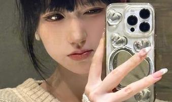 嘴上说着不看，心里却又“收藏”了zztt333的各种沙雕评论