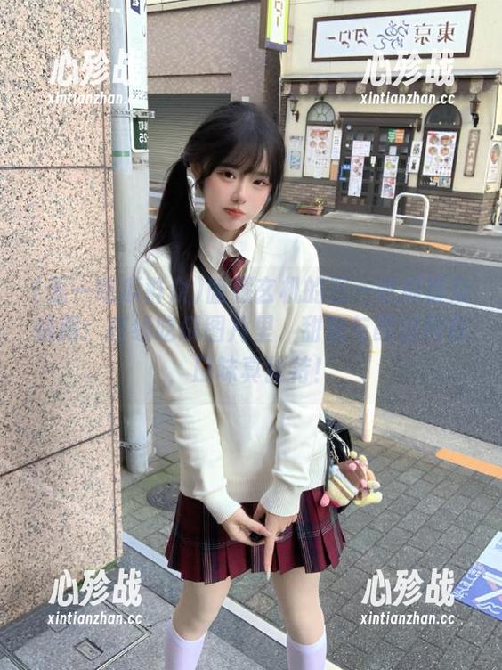 五一吃瓜群众 暗藏玄机的五一吃瓜群众线路:在线吃瓜图片里,甜蜜与酸涩同在,口味真独特!