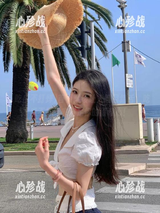 吃瓜不打烊 首页就该让人瞠目结舌,吃瓜不打烊来满足你的猎奇心!