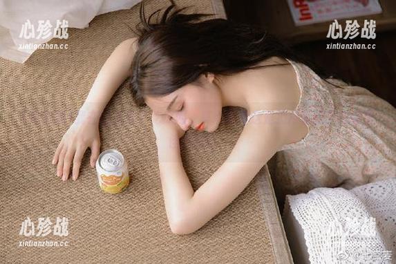 我在线下载了吃瓜网，真心觉得这是扔掉无聊生活的最佳选择啊～