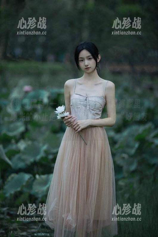 一出好戏！扒哥黑料资源里，曝光的不止是明星，也是他们的“好朋友”。