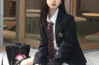 走进每日黑料网站，无限下拉，感觉我又变成了八卦侦探