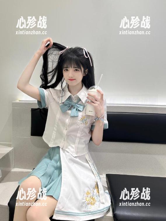 下载黑料不打样，边吃边聊的快乐人生！