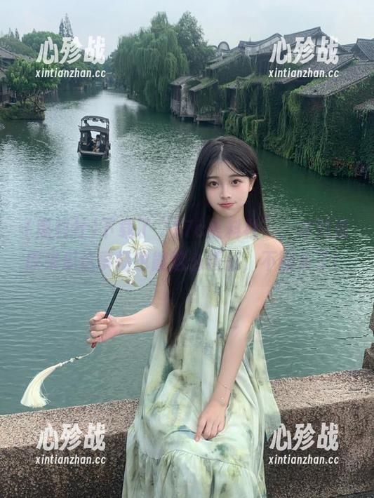 下载了“17c黑料社”，才知道原来瓜这事情也能这么精彩，不回头了！