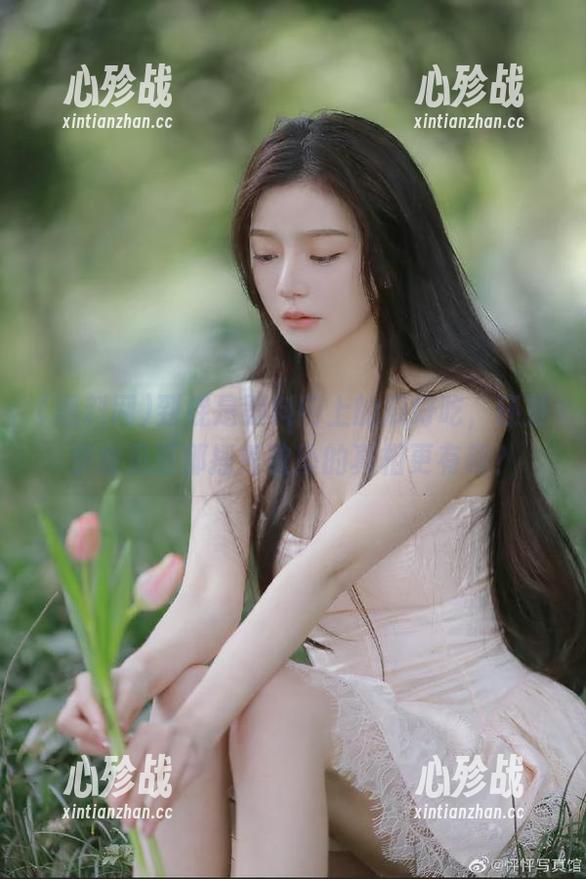 到底是黑料网上的瓜好吃，还是亲友见面那摇摇欲坠的真相更有趣？